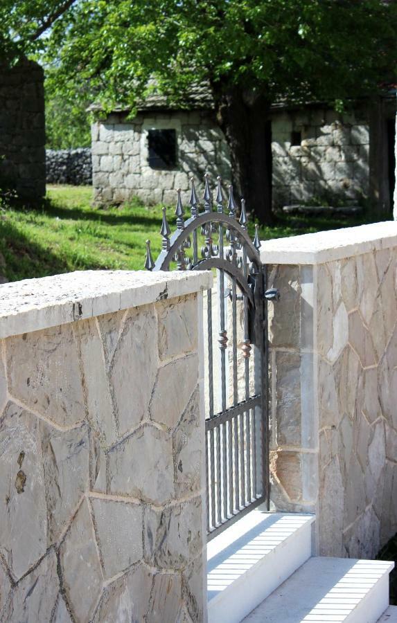 Stone Cottage Aria Velika Čista Exteriör bild